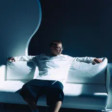 Escucha a Otri, mira videos musicales, lee su biografía, consulta las fechas de las gira y más.