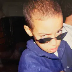 Jizzleを聴いたり、ミュージックビデオを鑑賞したり、経歴やツアー日程などを確認したりしましょう！