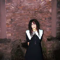 Escucha a Leyla El Abiri, mira videos musicales, lee su biografía, consulta las fechas de las gira y más.