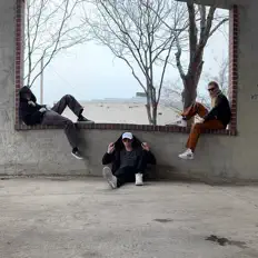 Ouça M.E.T. Gala, assista a videoclipes, leia a biografia, veja as datas das turnês e mais!