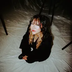 Dengarkan Jen Moon, tonton video musik, baca bio, lihat tanggal tur & lainnya!