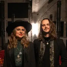 Soneiro Collective dinle, müzik videolarını izle, biyografisini oku, tur tarihlerini ve daha fazlasını gör!