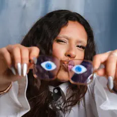 Mauvaise Bouche सुनें, म्यूज़िक वीडियो देखें, बायो पढ़ें, दौरे की तारीखें और बहुत कुछ देखें!