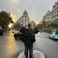 Hör dir undefined an, schau dir Musikvideos an, lies die Biografie, finde Tourdaten und mehr!