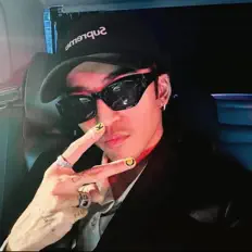 Dengarkan Yair Yint Aung, tonton video musik, baca bio, lihat tanggal tur & lainnya!