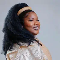 Hör dir undefined an, schau dir Musikvideos an, lies die Biografie, finde Tourdaten und mehr!