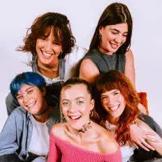 Escucha a Jana et ses copines, mira videos musicales, lee su biografía, consulta las fechas de las gira y más.