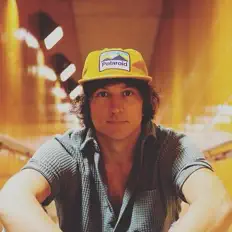 聆聽 Kevin Farris、觀看音樂影片、閱讀小傳、查看巡演日期等！