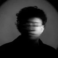 Luister naar undefined, bekijk muziekvideo's, lees de bio, bekijk de tourdata, en meer!