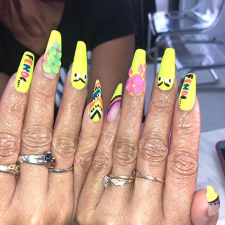 Chic Beauty Bar