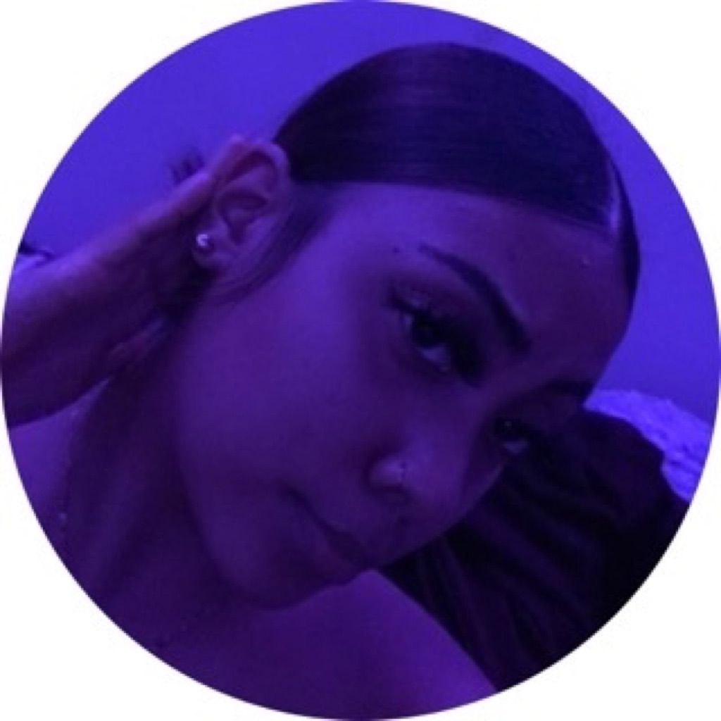 AppleMusic profile picture for @emely