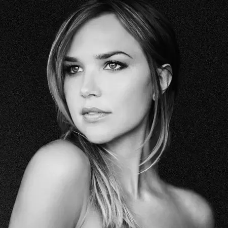 Arielle Kebbel