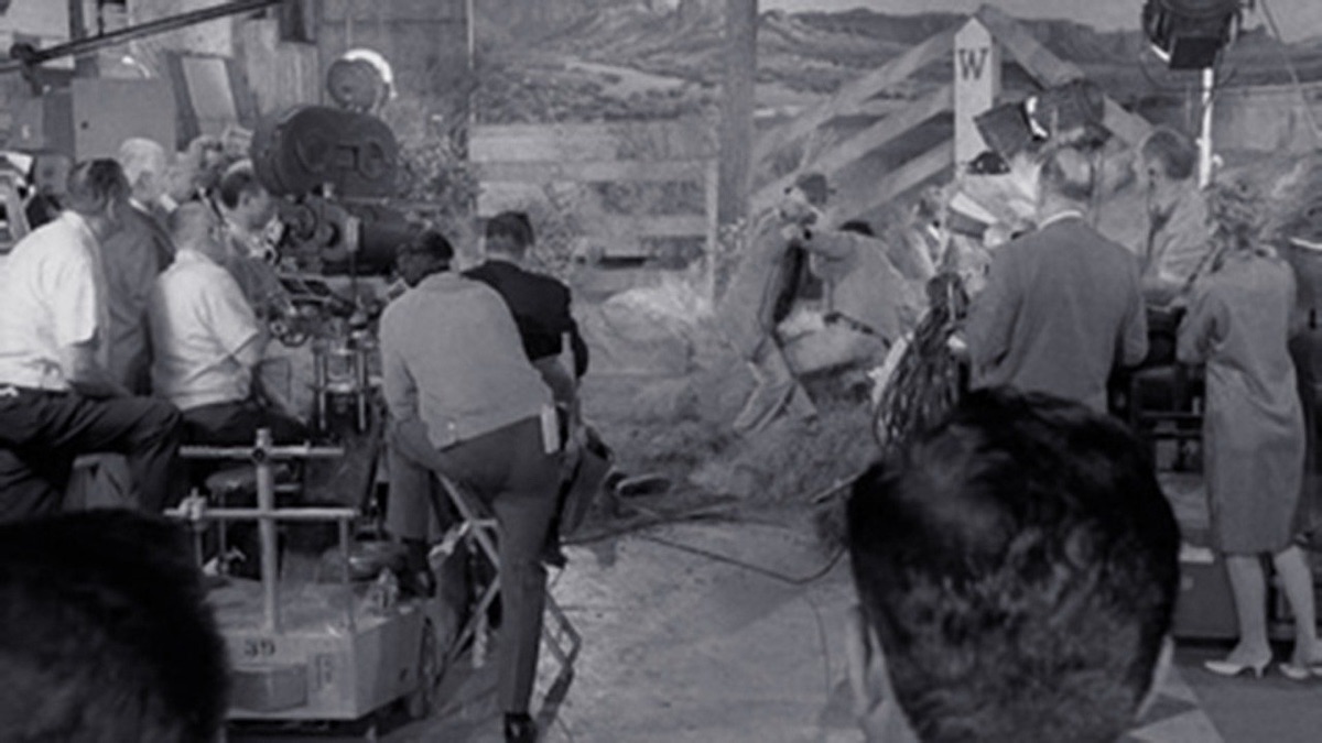‎The Case of the Final Fade-Out - Perry Mason (Series 9, Episode 30 ...