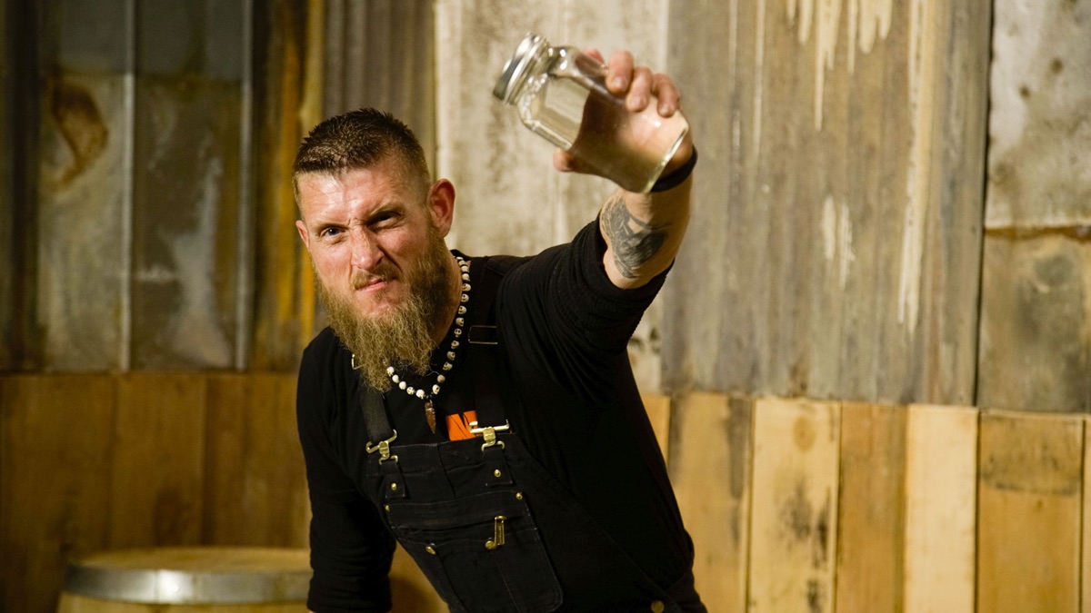 ‎Josh's Lucky Bounce – Moonshiners: Master Distiller (Season 4, Episode ...
