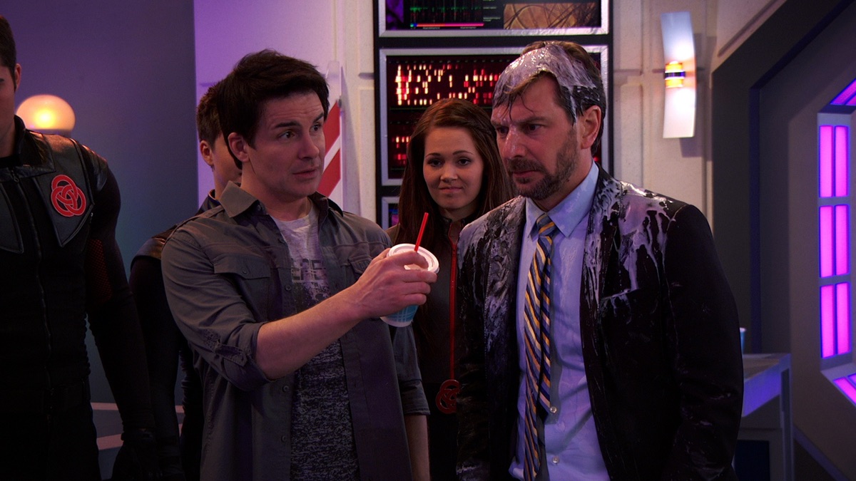 Armed and Dangerous - Lab Rats (Series 3, Episode 15) - Apple TV (AI)