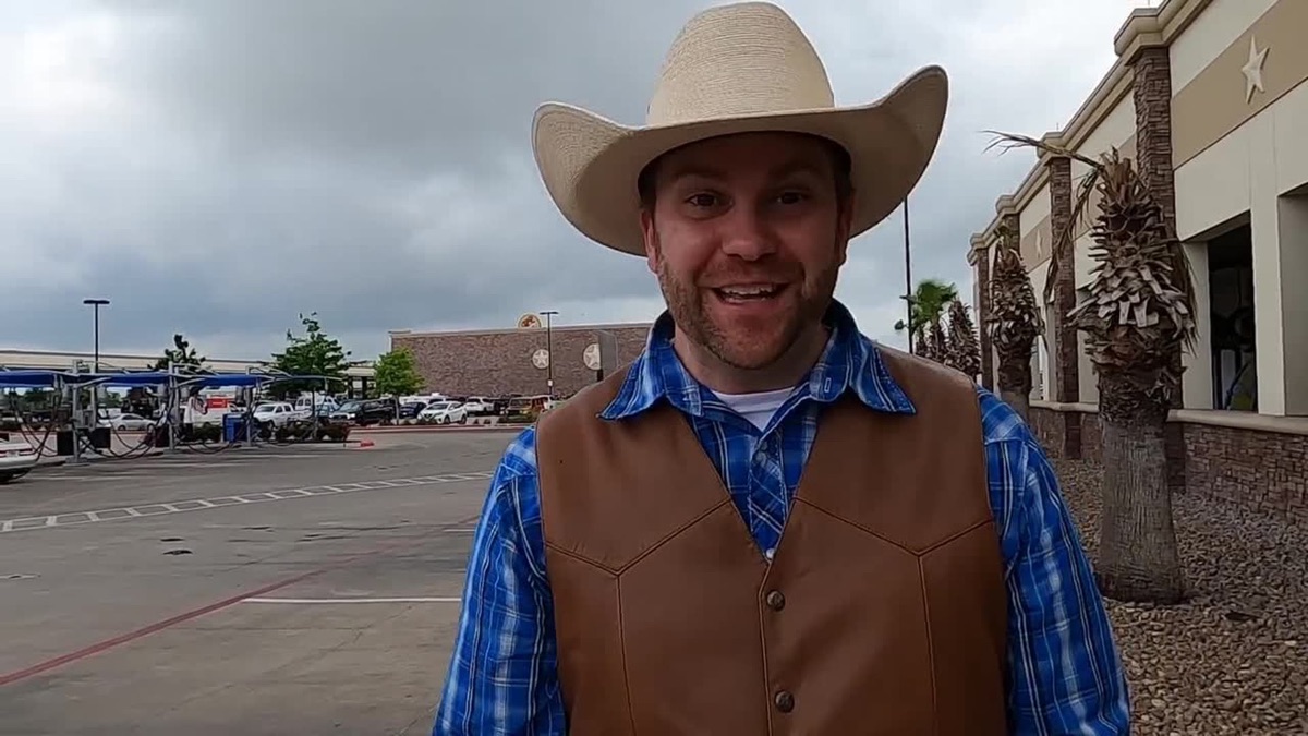 Car Wash Fun at BucEes Family Fun With Cowboy Jack (Season 1