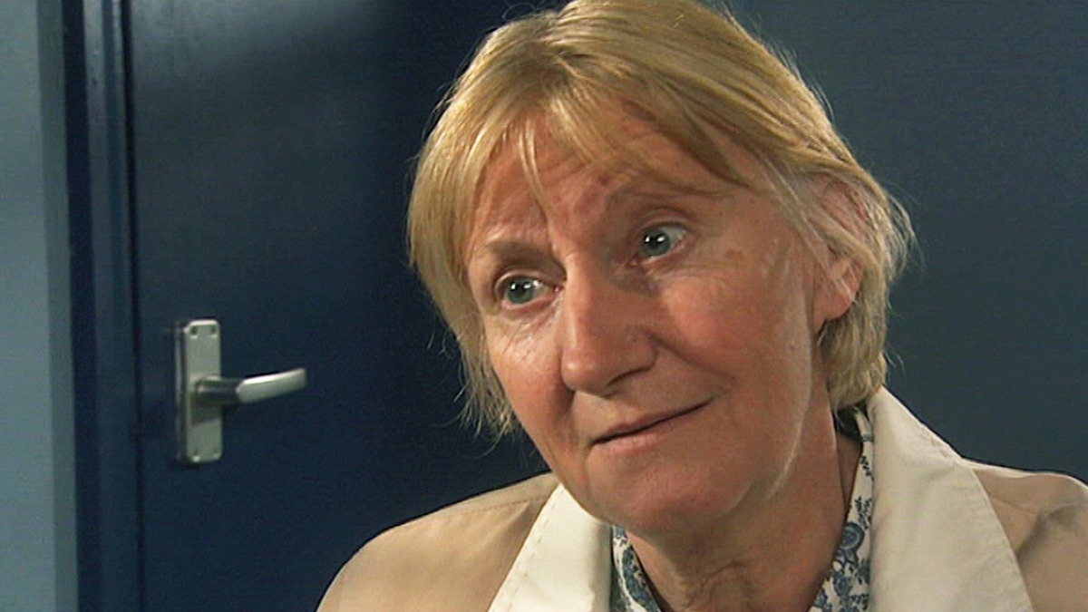‎There Was an Old Lady - Doctors (Series 9, Episode 55) - Apple TV (UK)