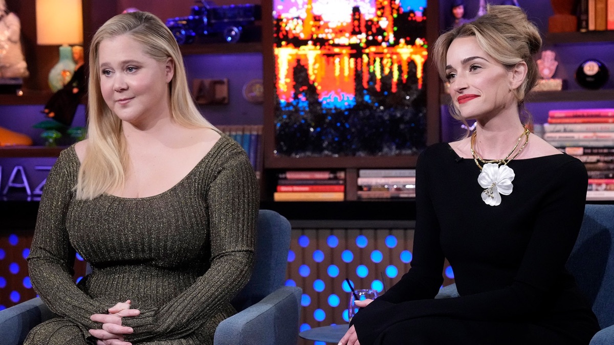 Amy Schumer and Brianne Howey - Watch What Happens Live (Series 22 ...