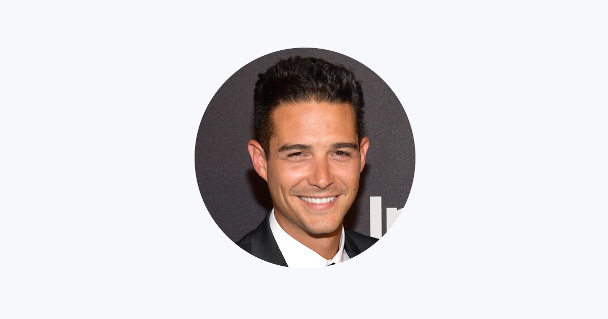 ‎Wells Adams - Movies, TV Shows, and Podcasts - Apple Snapshot