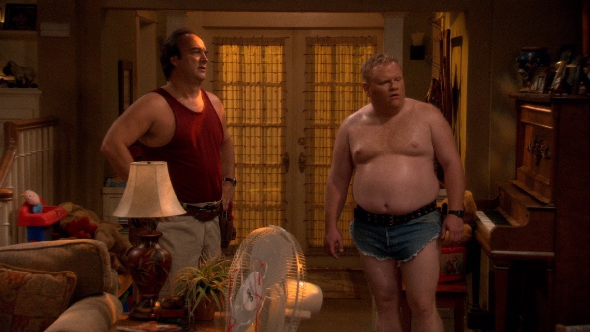 The Swimming Pool – According to Jim (Season 3, Episode 28) - Apple TV (AU)