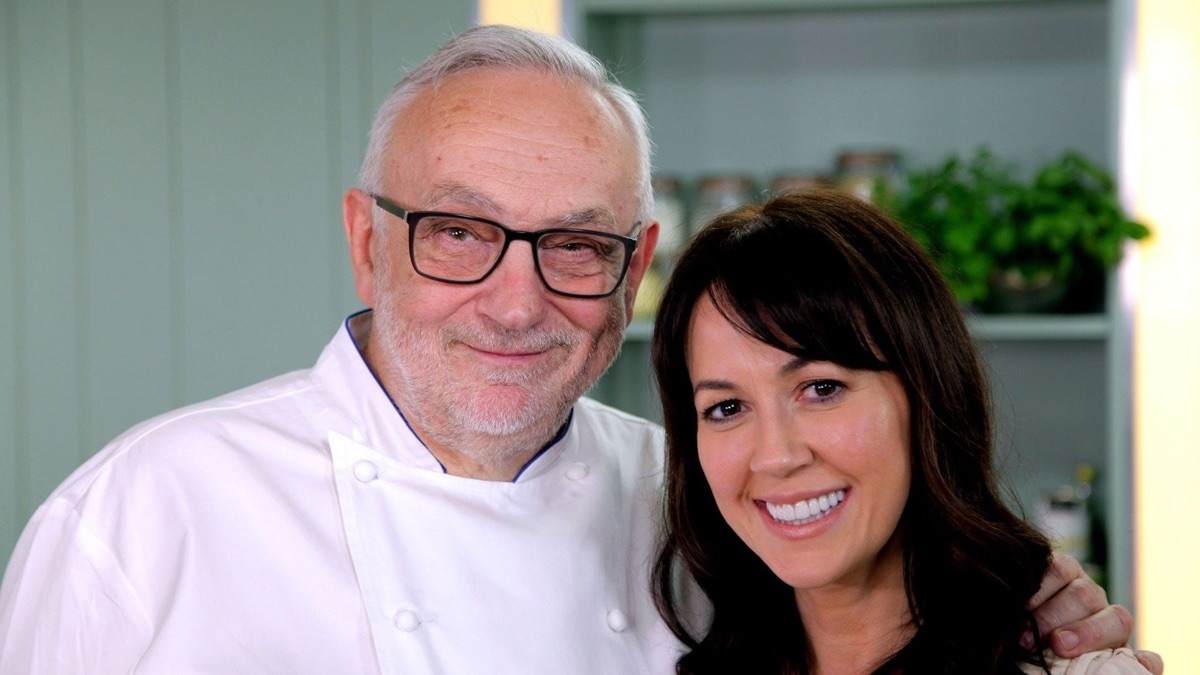 Friday Final Number One – Yes Chef (Season 1, Episode 5) - Apple TV (CA)