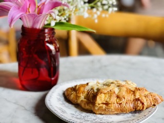CommonWealth Coffeehouse & Bakery