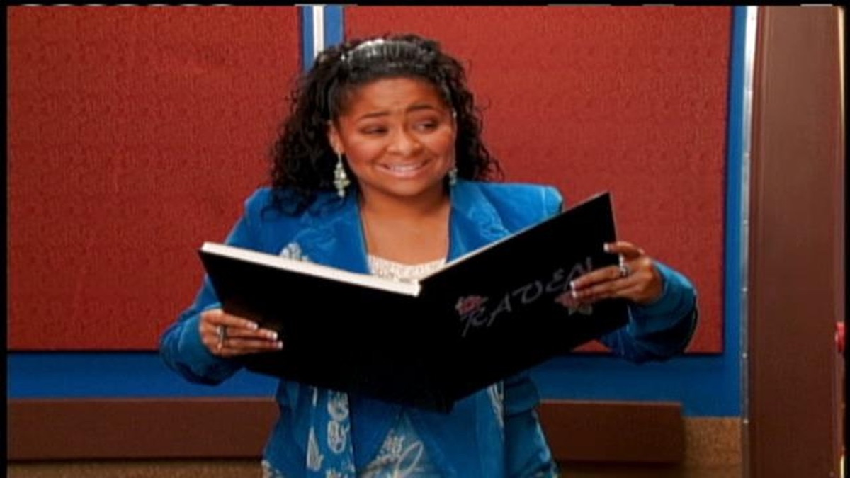 ‎El vestido siempre es más apetecible - Es tan Raven (temporada 4 ...