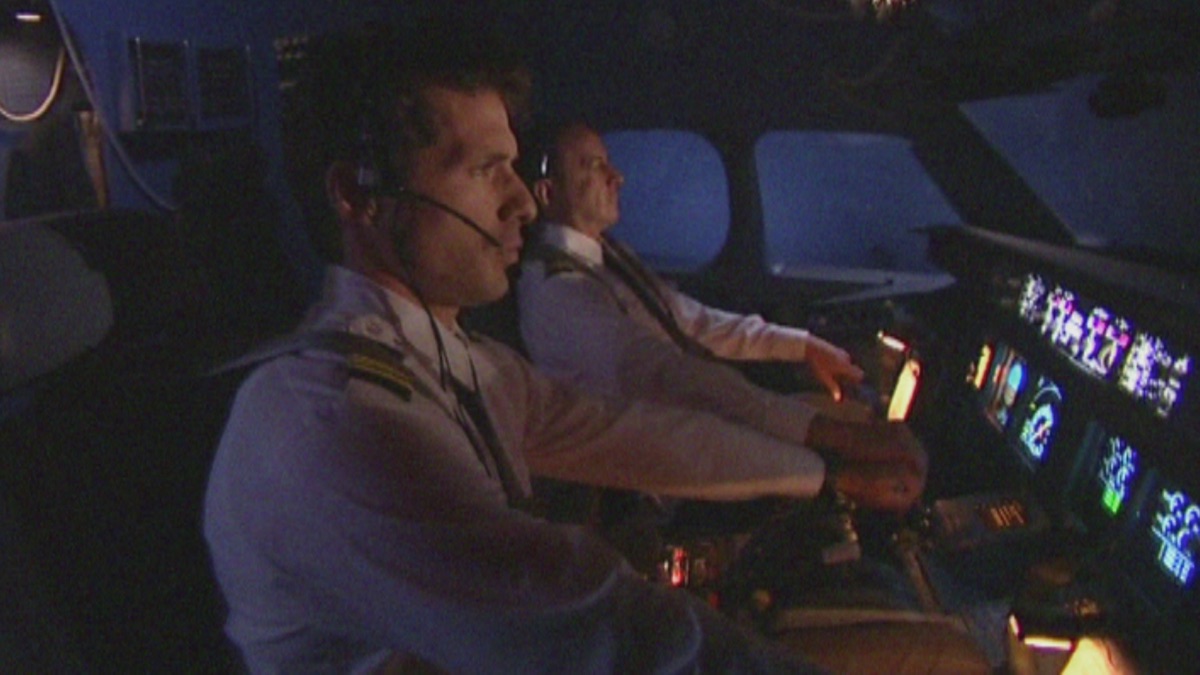 Fire on Board - Air Disasters (Season 18, Episode 9) - Apple TV