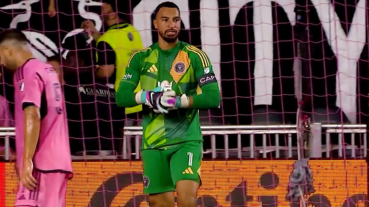 ‎Save: D. Callender vs. CIN, 30' (en español) – Watch MLS Highlights