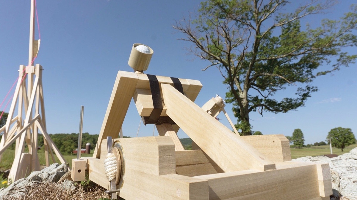 ‎A Tale of Three Catapults - Do-It-Yourself Engineering (saison 1 ...