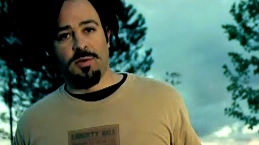 She Don't Want Nobody Near (Chyron)