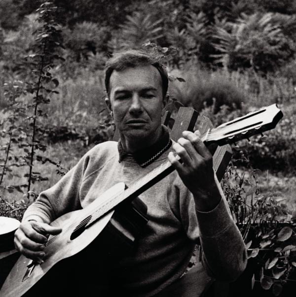 Обложка альбома «A Link In the Chain» — Pete Seeger