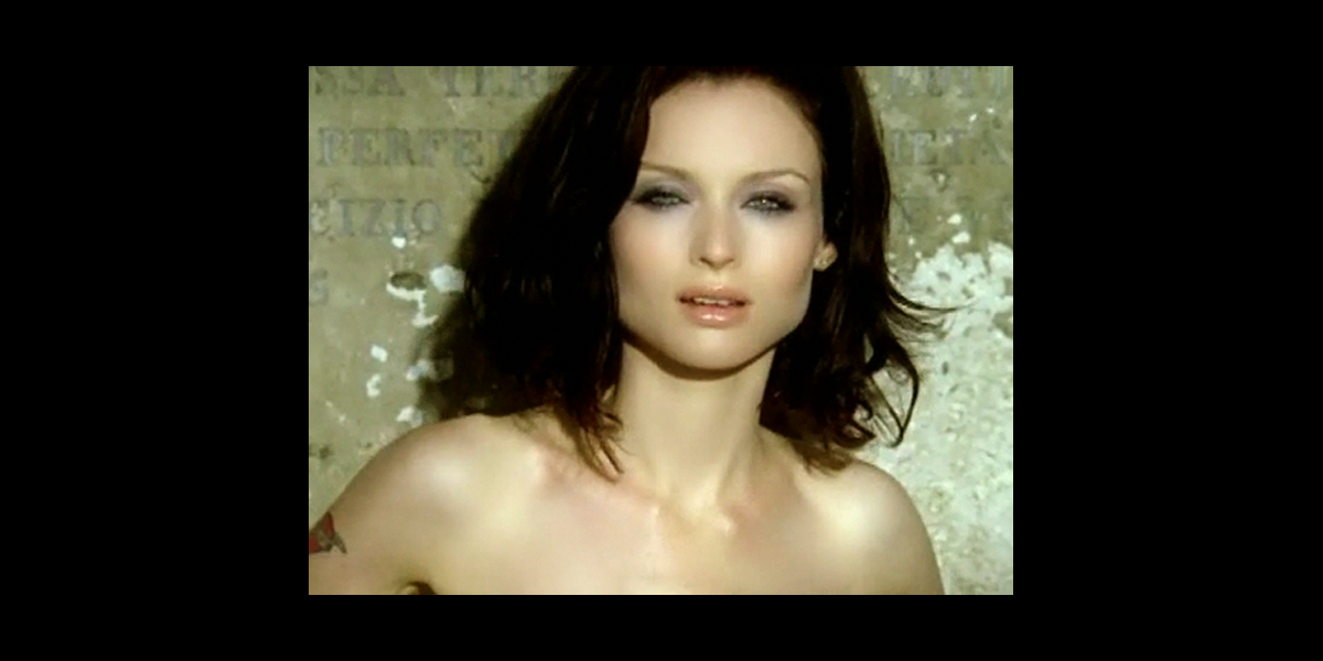 Bextor can t fight this feeling. Catch you Софи Эллис-Бекстор. Sophie Ellis Bextor catch you. Sophie Ellis-Bextor trip the Light fantastic. Софи Элис Бекстор без макияжа.