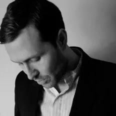 Hör dir Finn. an, schau dir Musikvideos an, lies die Biografie, finde Tourdaten und mehr!