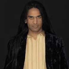 Escucha a Anand Bhatt, mira videos musicales, lee su biografía, consulta las fechas de las gira y más.