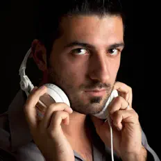 收听 Andrea Paci、观看音乐视频、阅读小传、查看巡演日期等 ！