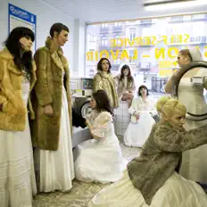 Escucha a Les Vedettes, mira videos musicales, lee su biografía, consulta las fechas de las gira y más.