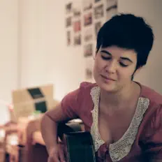 Marcie सुनें, म्यूज़िक वीडियो देखें, बायो पढ़ें, दौरे की तारीखें और बहुत कुछ देखें!