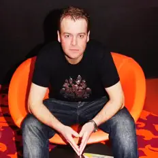 Dengarkan DJ Dazzle, tonton video musik, baca bio, lihat tanggal tur & lainnya!