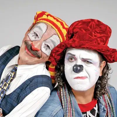 Listen to ¡Qué Payasos!, watch music videos, read bio, see tour dates & more!
