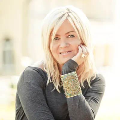 Listen to Viola Grafström, watch music videos, read bio, see tour dates & more!