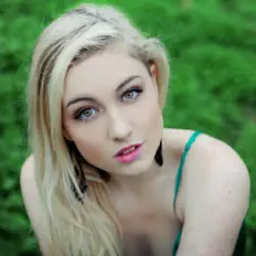 Ascolta Charity Vance, guarda video musicali, leggi la biografia, vedi le date del tour & altro!