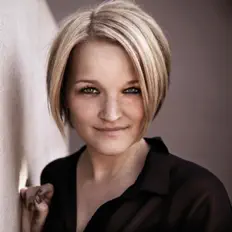 Listen to Ida Möller, watch music videos, read bio, see tour dates & more!