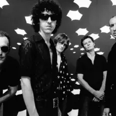 聆聽 Dum Dum Boys、觀看音樂影片、閱讀小傳、查看巡演日期等！