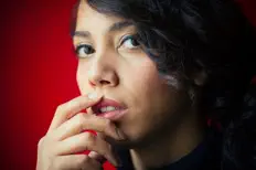 Dengarkan Chloe Charles, tonton video musik, baca bio, lihat tanggal tur & lainnya!