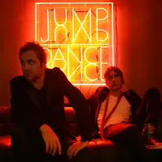 聆聽 Jump Jump Dance Dance、觀看音樂影片、閱讀小傳、查看巡演日期等！