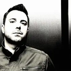 聆聽 Chris Staropoli、觀看音樂影片、閱讀小傳、查看巡演日期等！