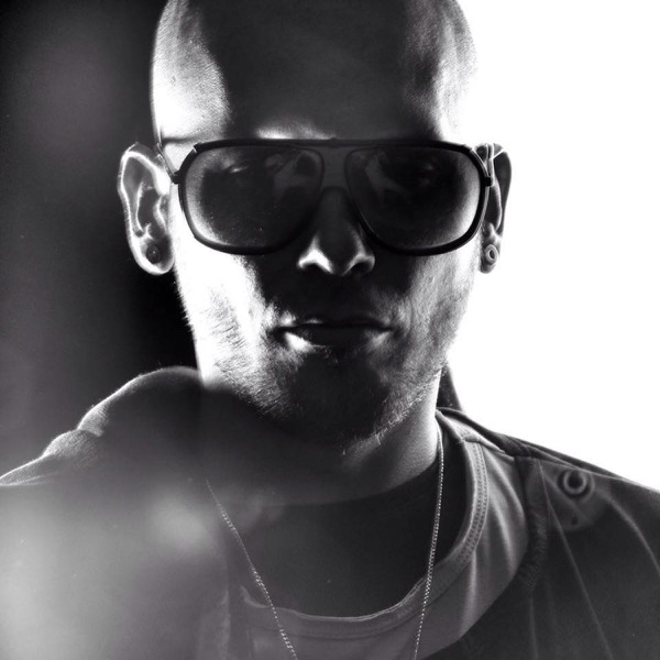 Carlos Torre's avatar