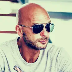 Posłuchaj wykonawcy Paolo Barbato, obejrzyj teledyski, przeczytaj biografię, zobacz daty tras koncertowych i nie tylko!