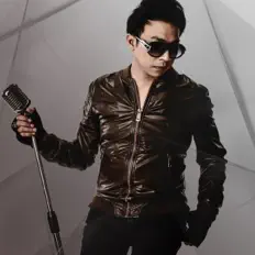 聆聽 King Pichet、觀看音樂影片、閱讀小傳、查看巡演日期等！